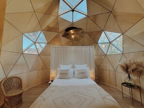 Comfort Cabin, 1 Queen Bed, Pool View - Coeur Cristal - Expériences & Séjours (Magalas)