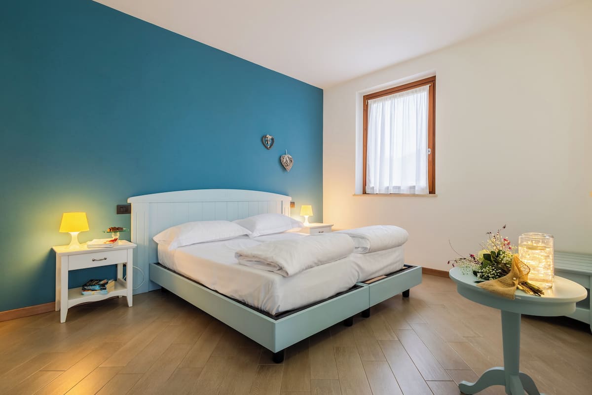 Studio, Terrace | Hypo-allergenic bedding, cots/infant beds, free WiFi, bed sheets