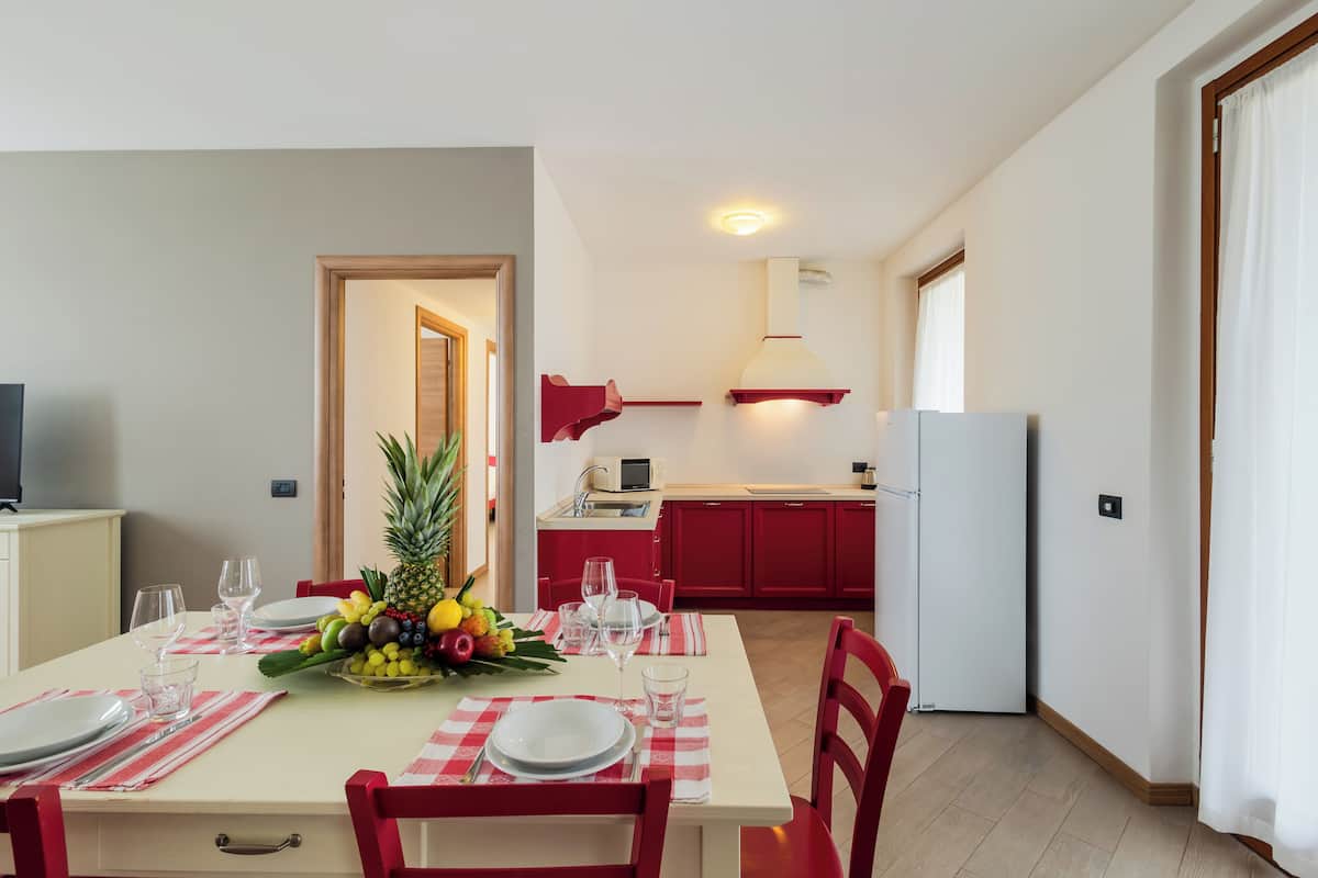 Apartment, 2 Bedrooms | Hypo-allergenic bedding, cots/infant beds, free WiFi, bed sheets