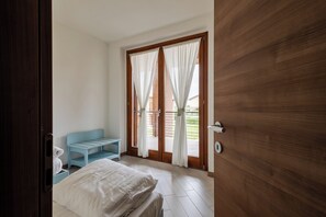 Apartment, 2 Bedrooms | Hypo-allergenic bedding, cots/infant beds, free WiFi, bed sheets