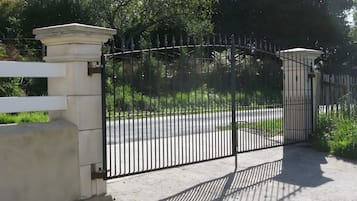 Enceinte de lâhĂ©bergement