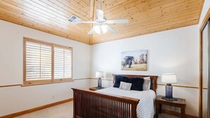 3 bedrooms, free WiFi, bed sheets - Las Palmas Resort #808 | All-Inclusive Amenities (Saint George)