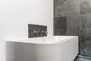 Shower - Bellevue (Newtownabbey)