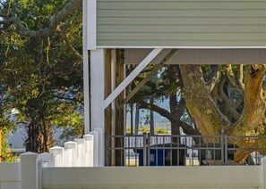 Property grounds - Brand NEW Heatable PRIVATE Pool| Mini-Golf |Hot Tub| Steps2Beach| Ground Floor Suite, Perfect for Families, Close to Everything in NMB! (North Myrtle Beach)