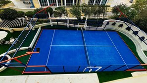 Apartamento, 1 quarto, acessível, para fumantes | Campo esportivo