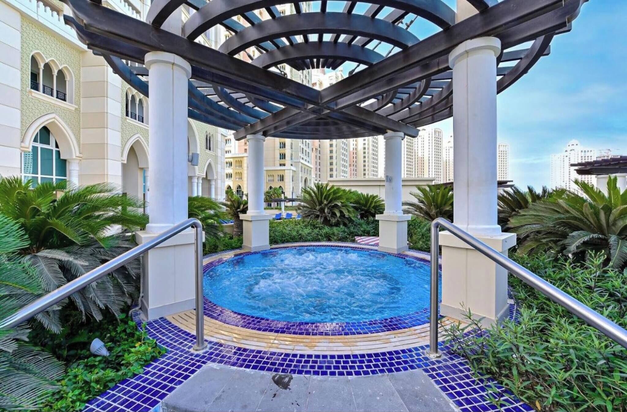 Apartment, 1 Bedroom, Accessible, Smoking | Pool | Outdoor pool