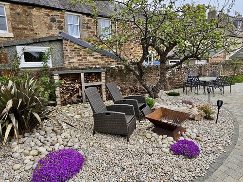 Overton | Elie | 5 Bedroom House