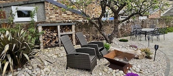 Overton | Elie | 5 Bedroom House