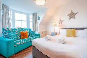 Iron/ironing board, free WiFi, bed sheets - Overton | Elie | 5 Bedroom House (Elie)