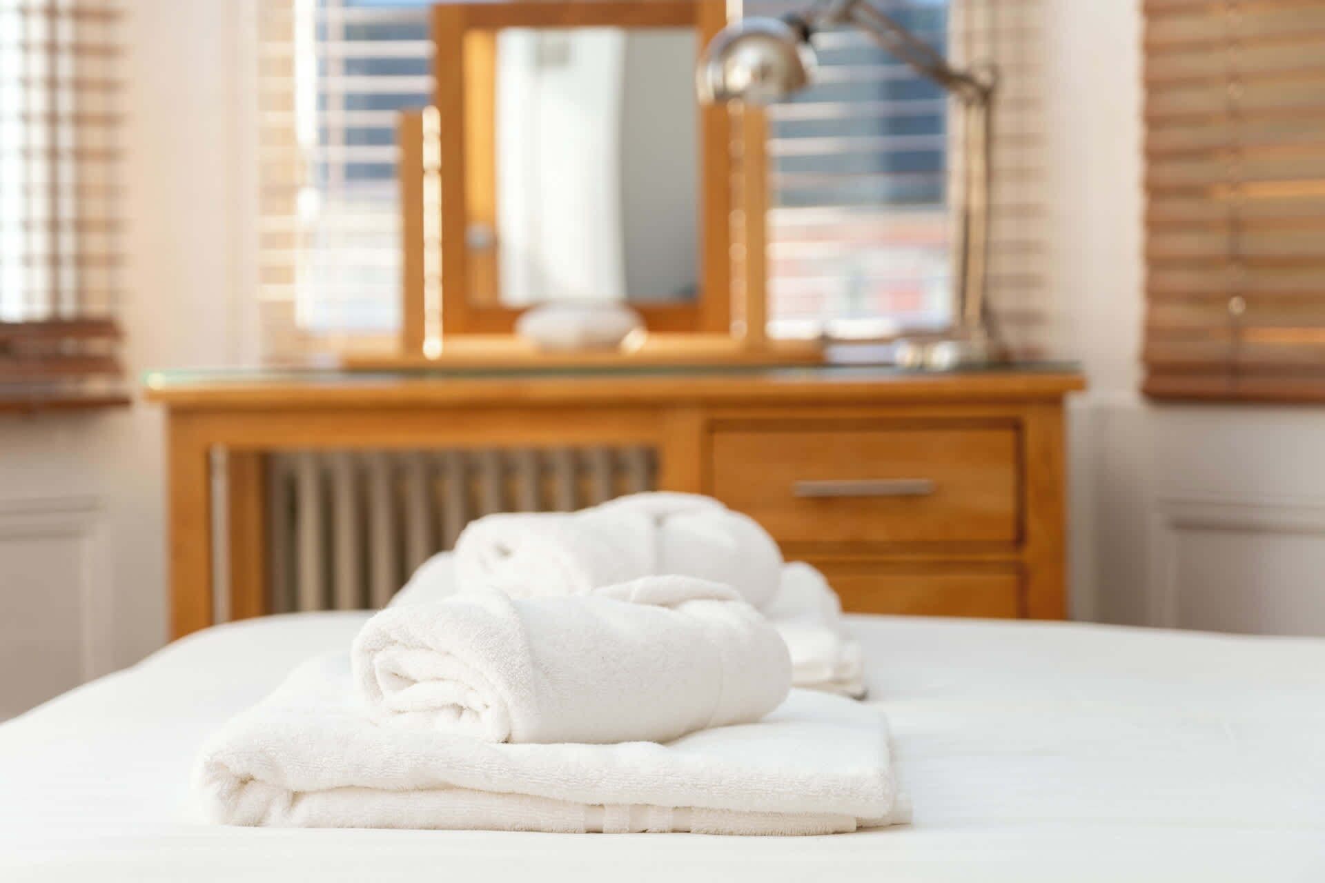 Iron/ironing board, Internet, bed sheets