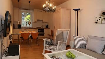 Televisión, reproductor de DVD y estéreo