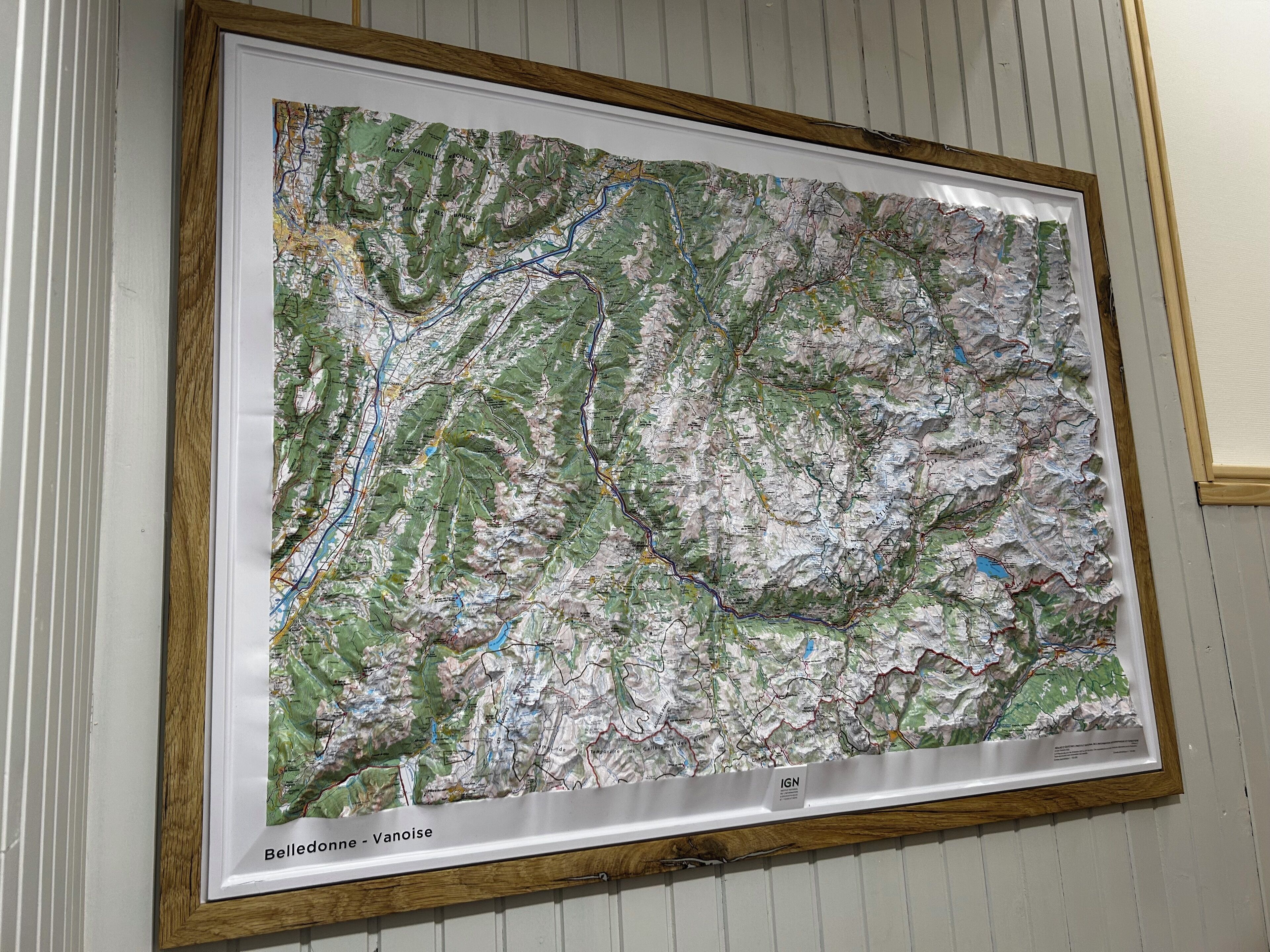 A framed topographic map of the Belledonne-Vanoise area.
