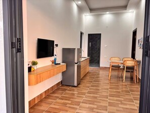 Desk, laptop workspace, free WiFi, bed sheets - Golden Hill Villa Phu Quoc (Phu Quoc)