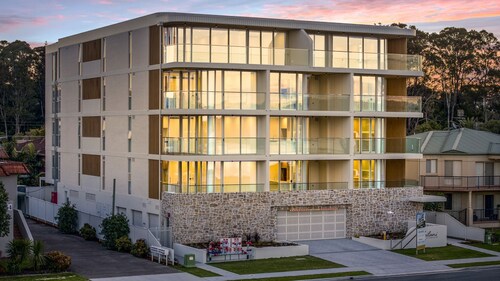 Seaside Sanctuary - Steps from the Beach