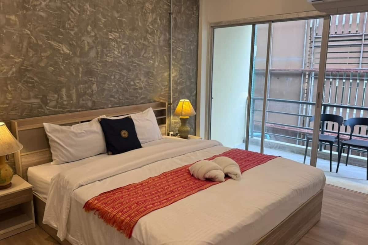 Superior Double Room, Non Smoking, Balcony | Desk, laptop workspace, soundproofing, WiFi (free)