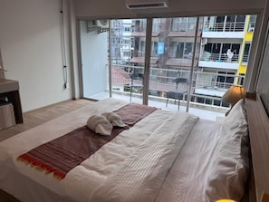 Deluxe Double Room, Balcony, Mountain View | Desk, laptop workspace, soundproofing, free WiFi - Global Hills Hotel (Patong)