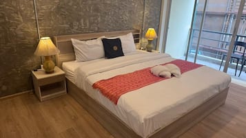 Superior Double Room, Non Smoking, Balcony | Desk, laptop workspace, free WiFi