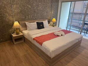 Superior Double Room, Non Smoking, Balcony | Desk, laptop workspace, free WiFi - Global Hills Hotel (Patong)