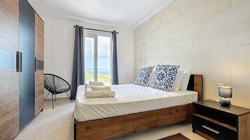 3 bedrooms, iron/ironing board, travel crib, WiFi