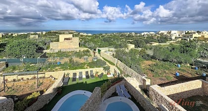Peaceful Home with Private Pool and Rooftop Jacuzzi