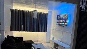 Casa, 3 habitaciones, accesible para personas con discapacidad | Sala de estar