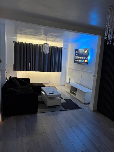 A Stunning 3 Bedroom Luxury Holiday Home