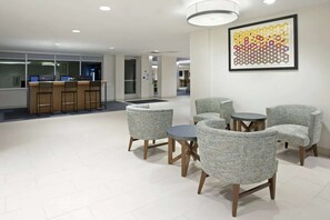 Lobby - Near Univ of Texas Austin + Pool. Bar. Breakfast. (Austin)