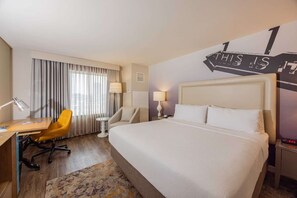 1 bedroom, desk, iron/ironing board, WiFi - Close to UT Austin + Rooftop Pool. Bar. Dining. (Austin)