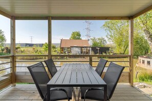 Chalet | Restaurante al aire libre
