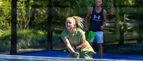 Chalet | Sports court