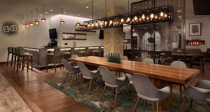 Near Pearl Street Mall + Free Breakfast. Pool. Gym