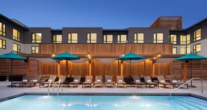 Near Pearl Street | Pool. Spa + On-Site Dining