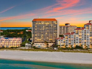 Exterior - Newly Renovated-Luxury-Steps to Beach-Pool-Tikibar-Pickleball-Accessible (Miramar Beach)