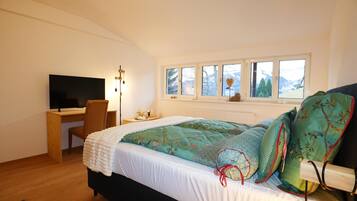 Apartment | 1 bedroom, individually furnished, bed sheets