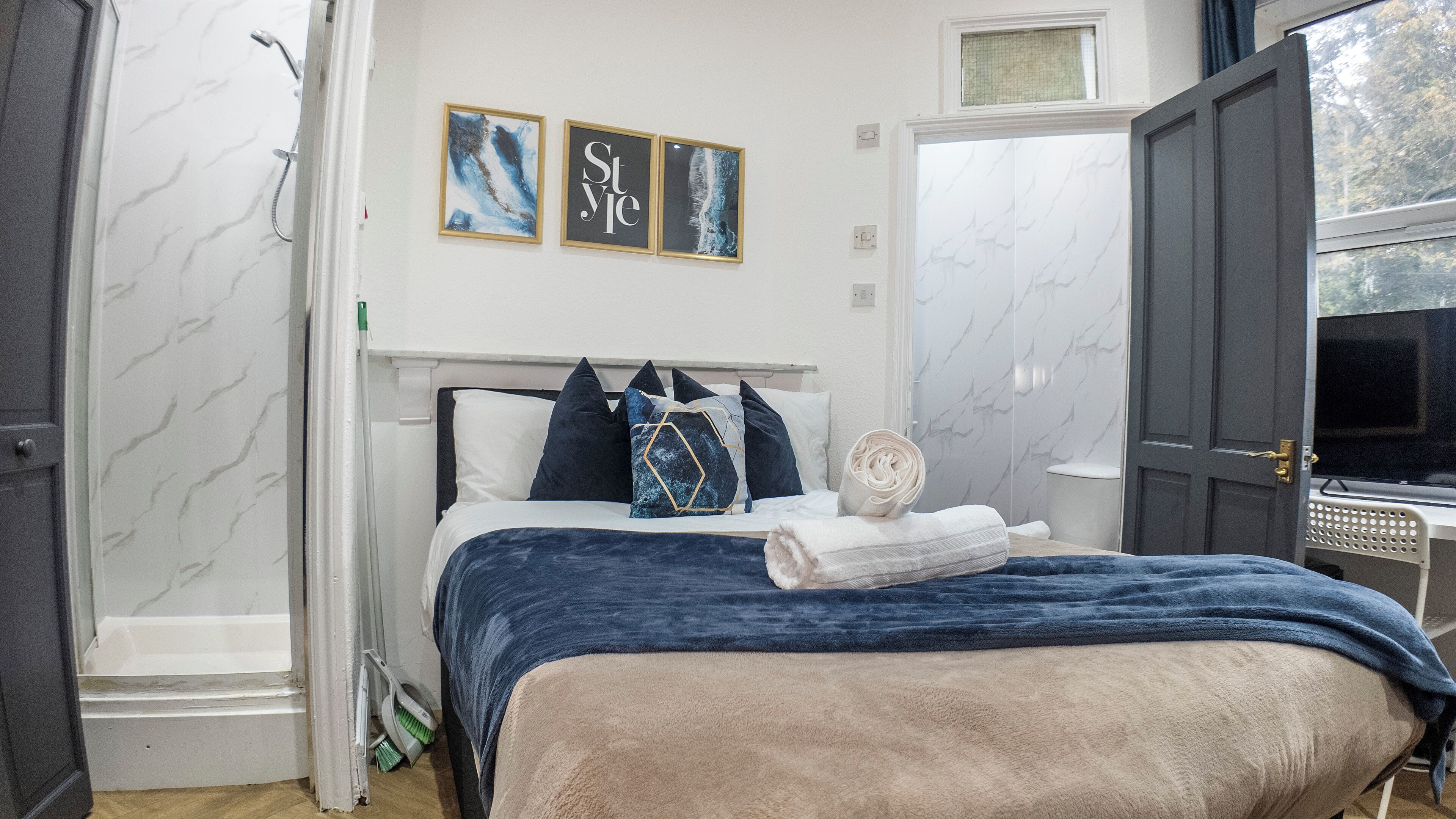 Desk, iron/ironing board, free WiFi, bed sheets