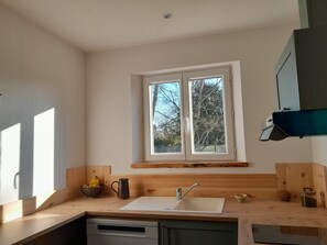 Private kitchen - Le nouvel Érable, country house a haven of peace and greenery (Chamant)