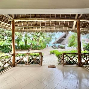 Free WiFi, bed sheets - Pangachumvi Beach Resort (Matemwe)