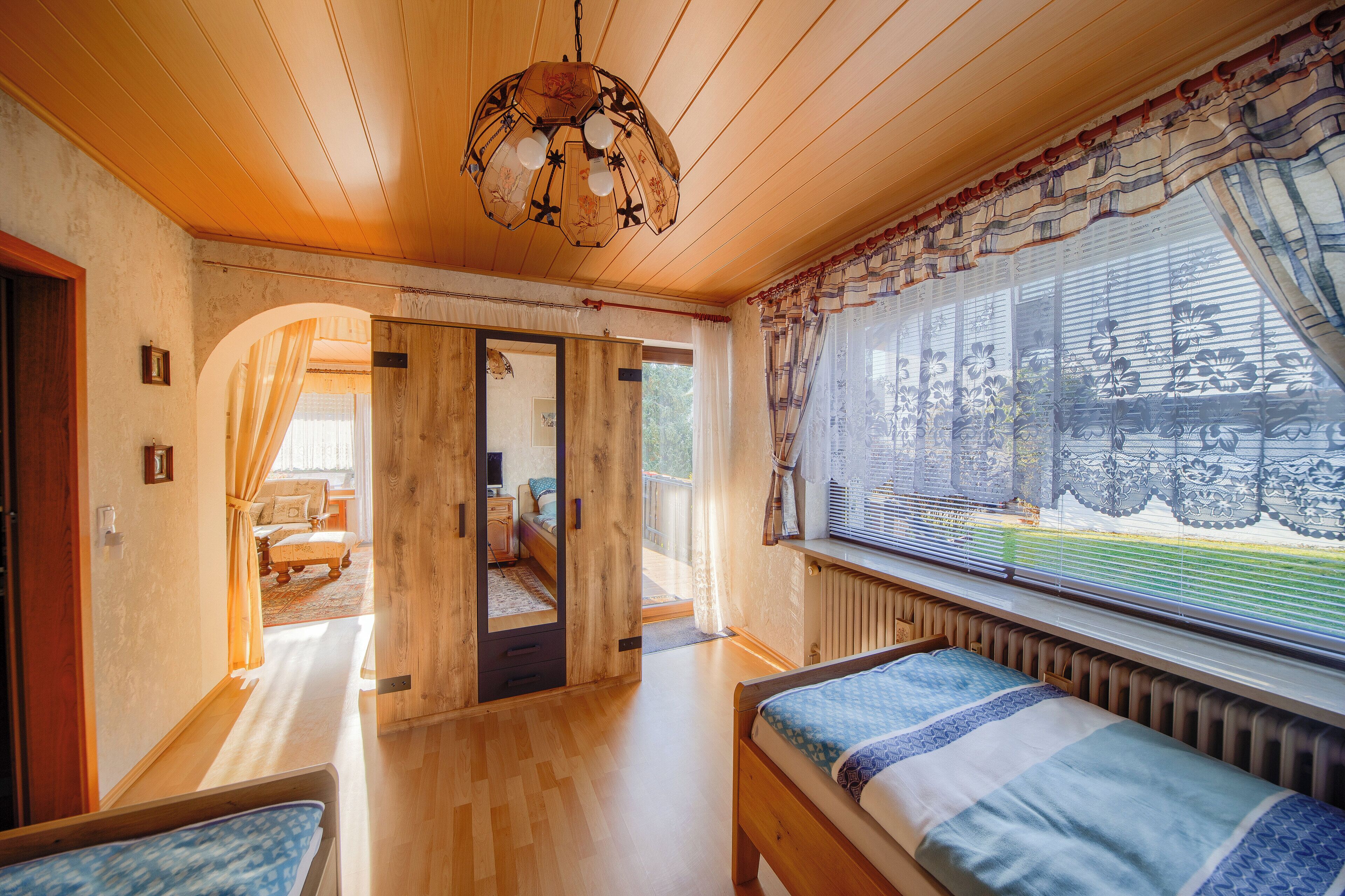 Fer et planche à repasser, Wi-Fi, literie fournie