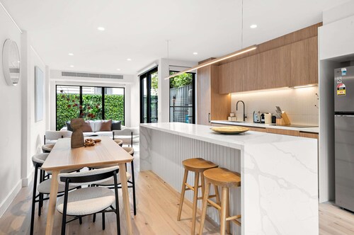Stylish 3-bed Home Near South Melbourne Market