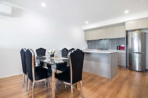 Apartment | Living room - Spacious Tarneit Home With Private Garden (Melbourne)