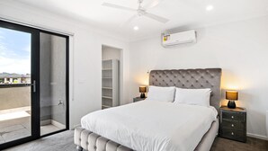 Apartment - Spacious Tarneit Home With Private Garden (Melbourne)