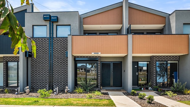 Apartment | Reception - Spacious Tarneit Home With Private Garden (Melbourne)
