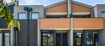 Spacious Tarneit Home With Private Garden