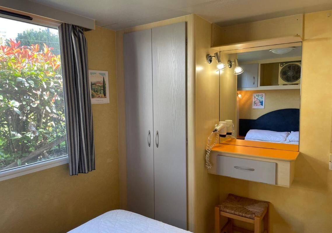 Mobile Unterkunft, 2 Schlafzimmer, Gartenblick