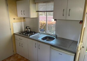 Mobil Karavan, 2 kamar tidur, pemandangan kebun | Interior