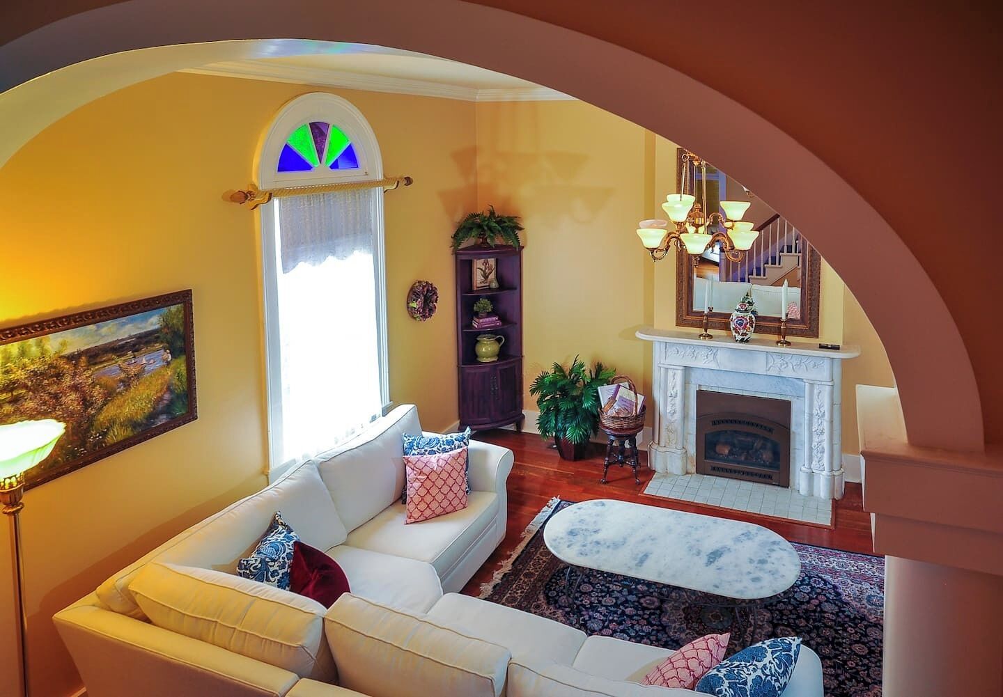 Televisie en een open haard