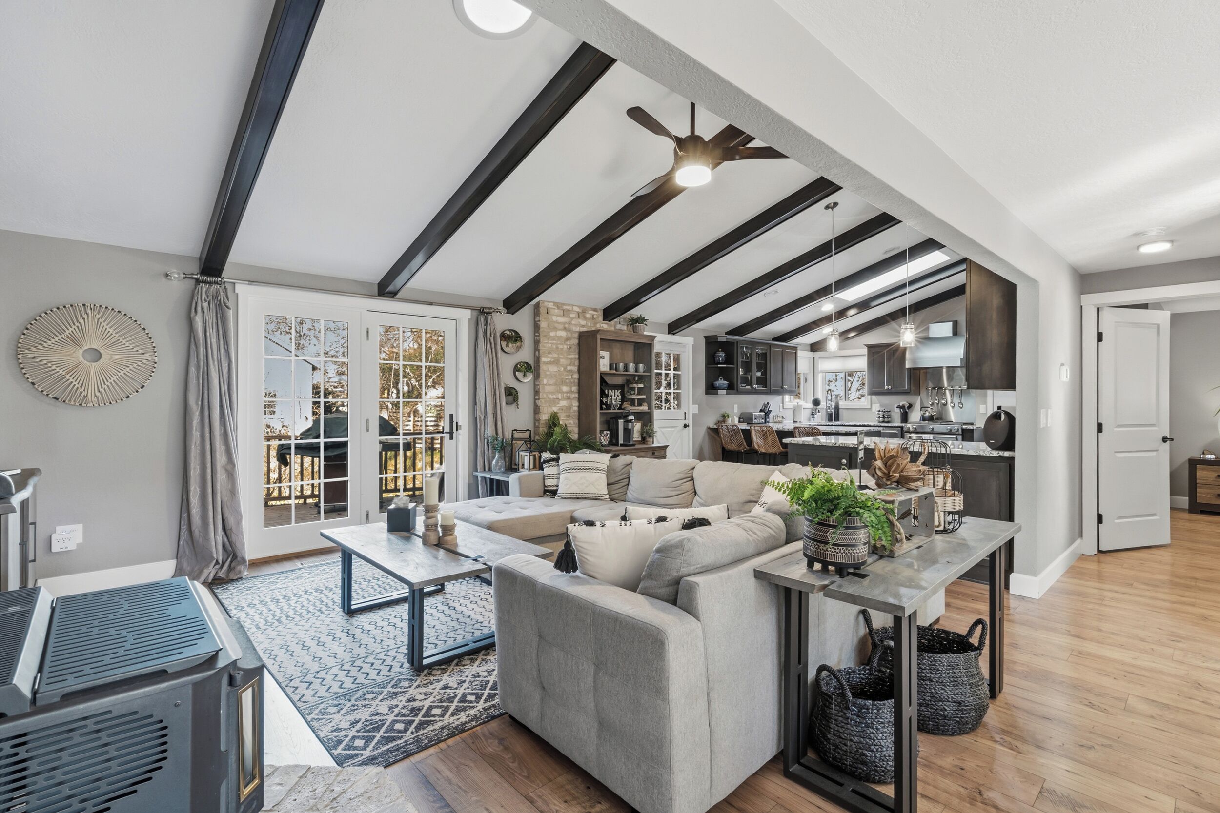 Smart TV, fireplace, video games, offices