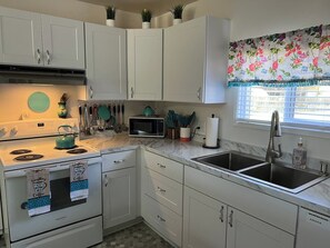 Private kitchen - This house is a 3 bedroom(s), 2 bathrooms, located in Coos Bay, OR. (Coos Bay)