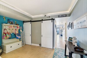 Interior - XPLORIE ACTIVITIES & LINENS INCLUDED*! Lovely! Direct Oceanfront, updated 2BR/open den, 2BA condo. (Ocean City)