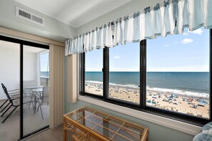 Interior - XPLORIE ACTIVITIES & LINENS INCLUDED*! Beautiful 2BR + OpenPlaza condo! Direct Oceanfront View! (Ocean City)
